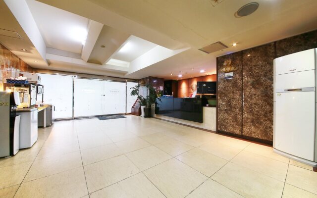 Goodstay Diamond Hotel