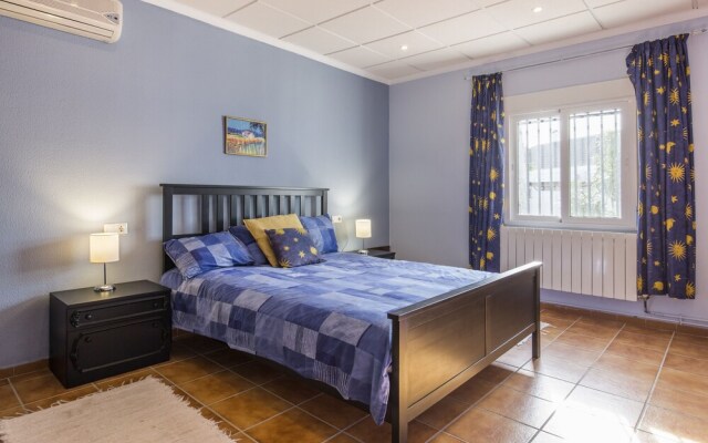 Impeccable 6-Bed Villa