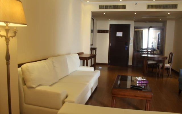Golden Tulip Jiyeh Marina