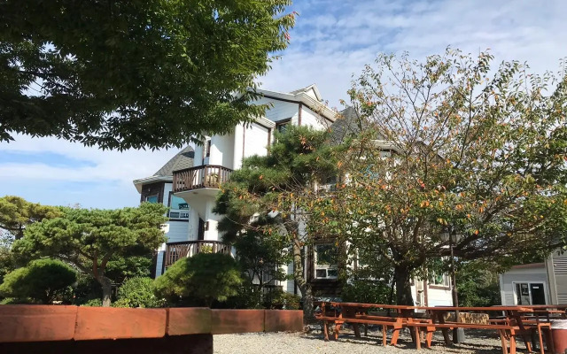 Anmyeondo Bada Sarang Naksi Pension