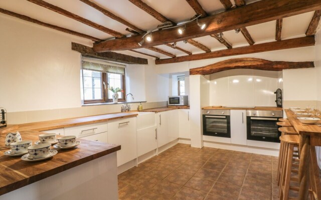 Lower West Curry Farmhouse