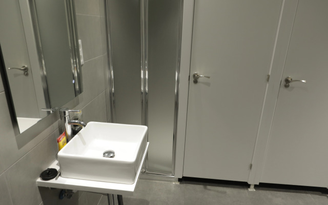 MYD Madriz Hostel