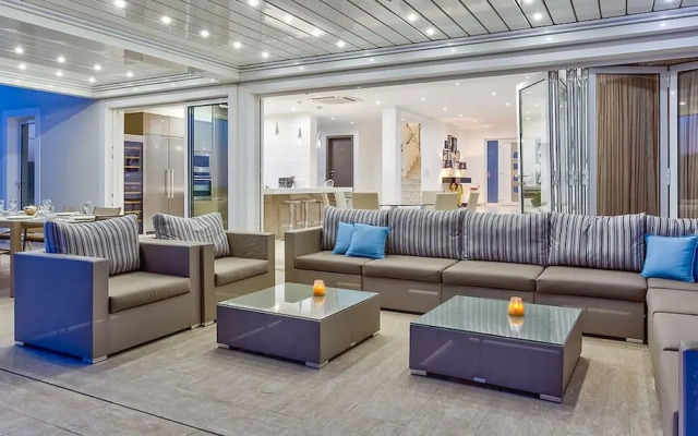 Goldeneye Luxury 6 Bedroom Villa With Infinity P