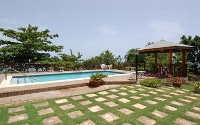 Idleawile Villa, 5BR by Jamaican Treasures