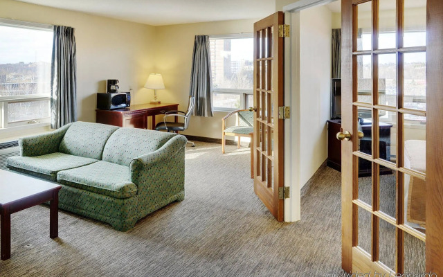 Travelodge by Wyndham Sudbury