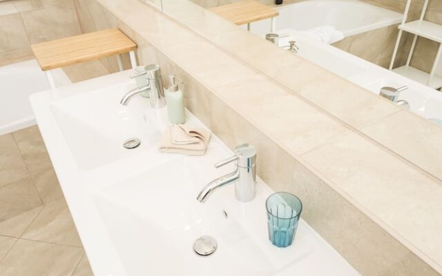Senator Suite Stephansplatz by Welcome2Vienna