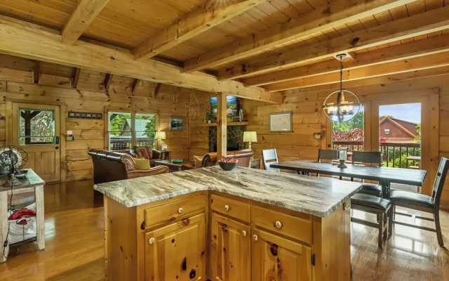 Cabin w/ Hot Tub, Theater & Games!