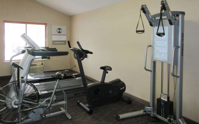 Clarion Inn & Suites - University Area