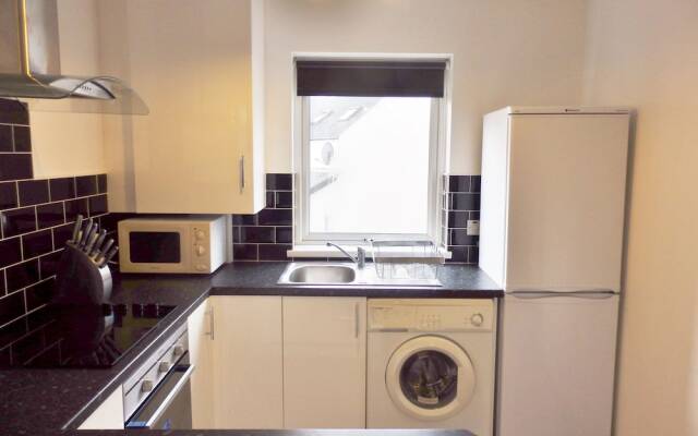 40 Salisbury Court Apartment