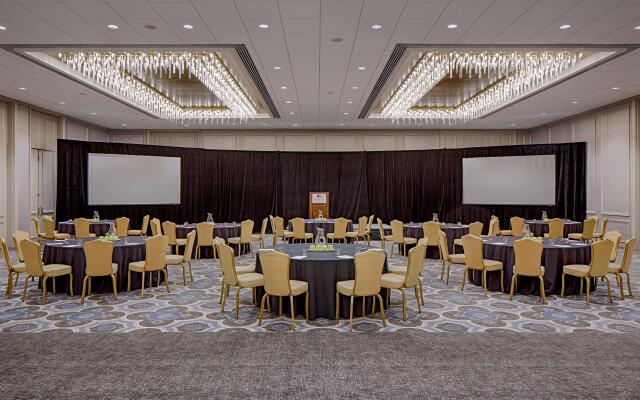 DoubleTree by Hilton Hotel Houston - Greenway Plaza