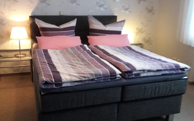 Charming Apartment in Daun Near Lake