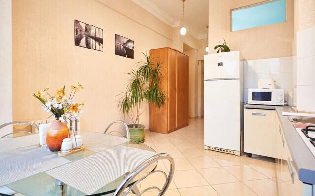 Апартаменты Home-Hotel, ул. Крещатик, 27