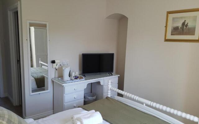 Central Bar Guesthouse