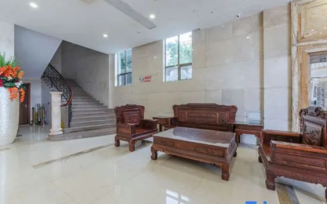 Yangjiang Yintai Hotel (Baili Plaza Branch)