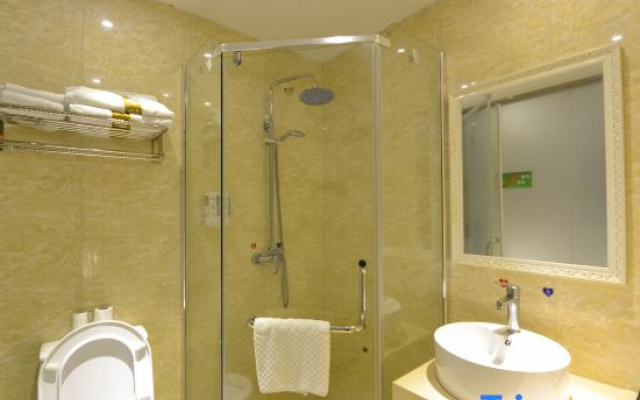 8090 fashion business hotel (Taizhou Yinan Street store)