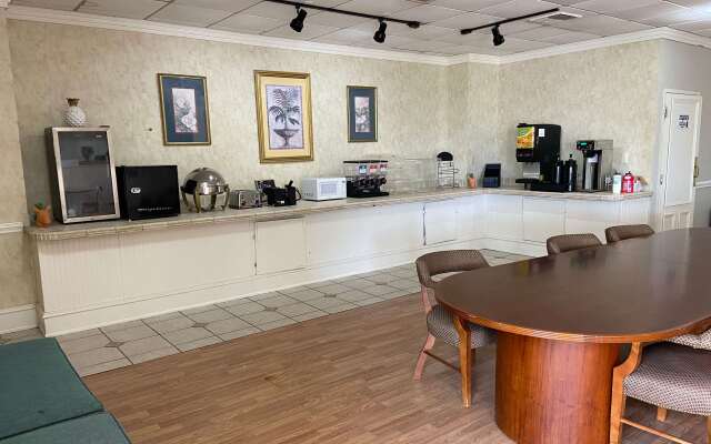 Days Inn by Wyndham Ozark