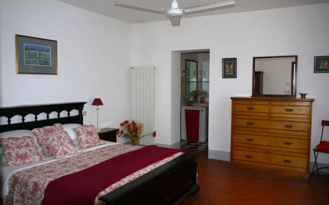 Countryside Privacy & Views, but Within a Medieval Tuscan Village