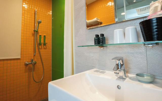 CHECK inn Express Taichung Yizhong