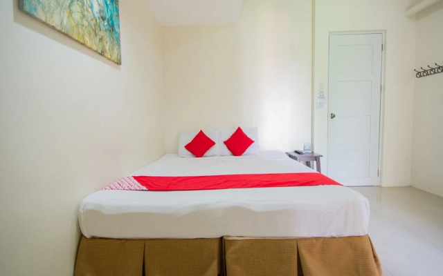 OYO 707 908 Salinas Suites