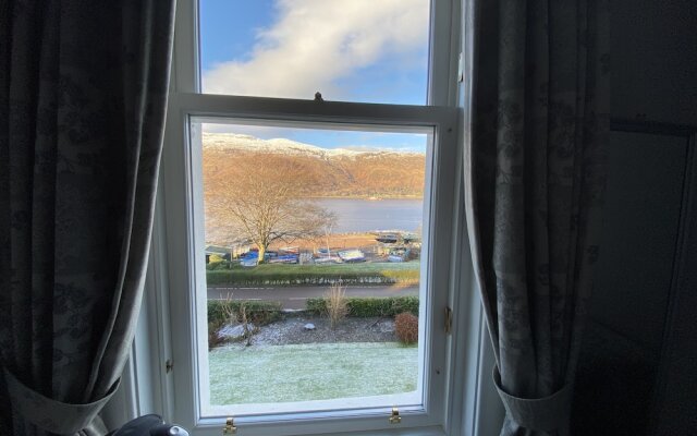 Ashburn House De Luxe B&B