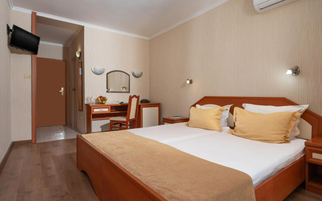 Zefir Hotel