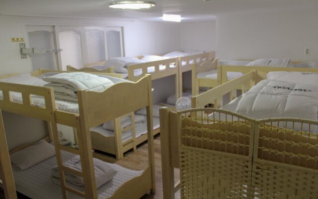 Orange Guesthouse - Hostel