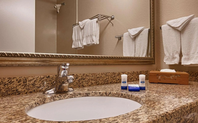 Best Western Plus Chicago Hillside