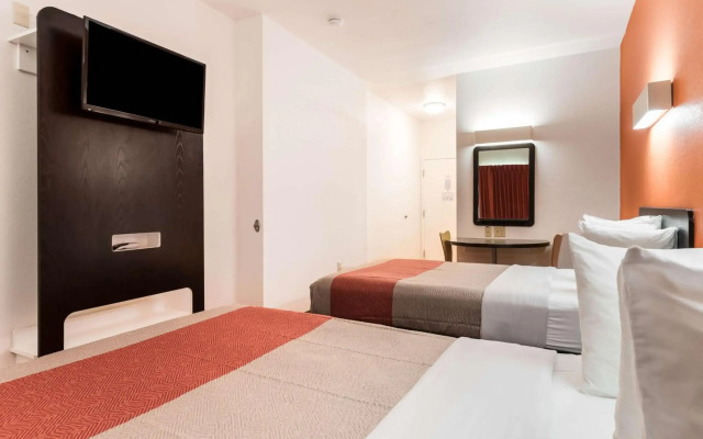 Motel 6 Wilkes Barre, PA - Arena