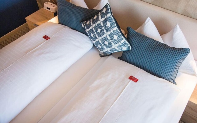 Park - Hotel Inseli – Guest Rooms – Romanshorn