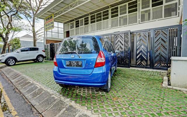 OYO 90227 Citraland Residence