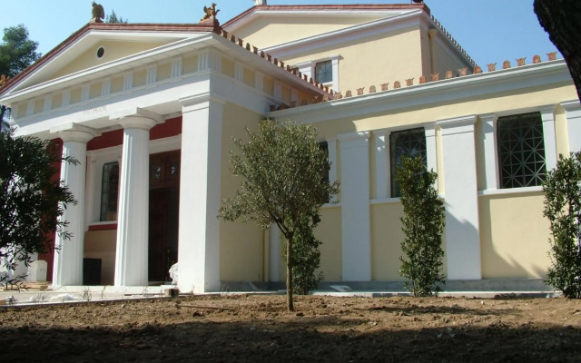 Neda Hotel