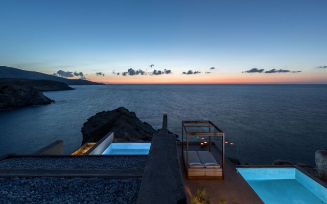 Acro Wellness Suites - Adults Only