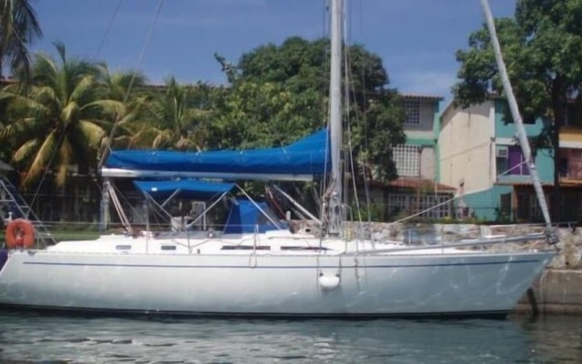 Moody 41 by Veleros Colombia