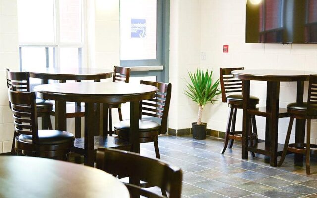 Residence & Conference Centre - Welland