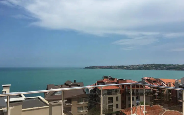 Golden Fish Family Hotel