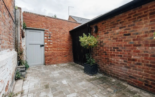 The Emerald - Central Henley 2 Bedroom House
