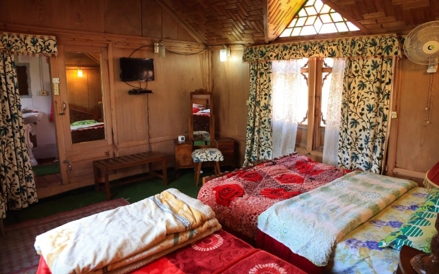 Houseboat Zaindari Palace