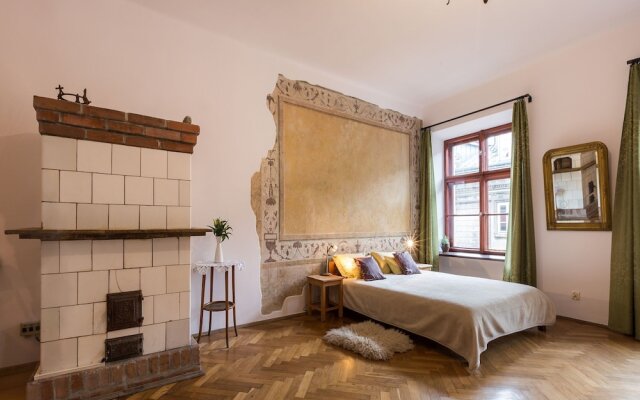 Sunny Studio In The Old Town, Just 50 Meters From The Main Square!