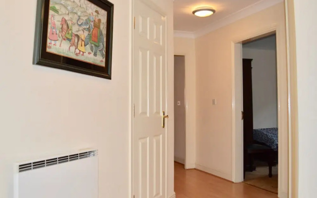 2 Bedroom Apartment Near City Centre