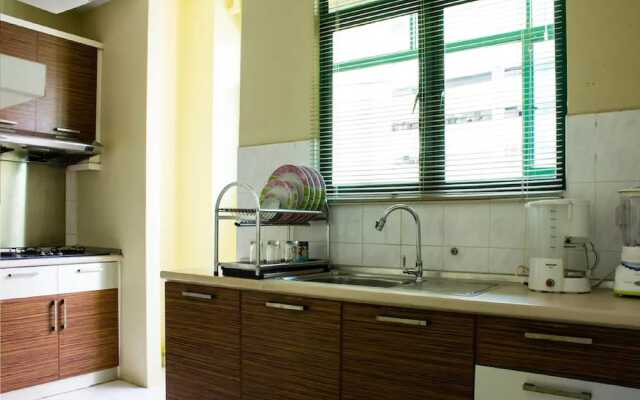 Luxurious Condo Near Gurney