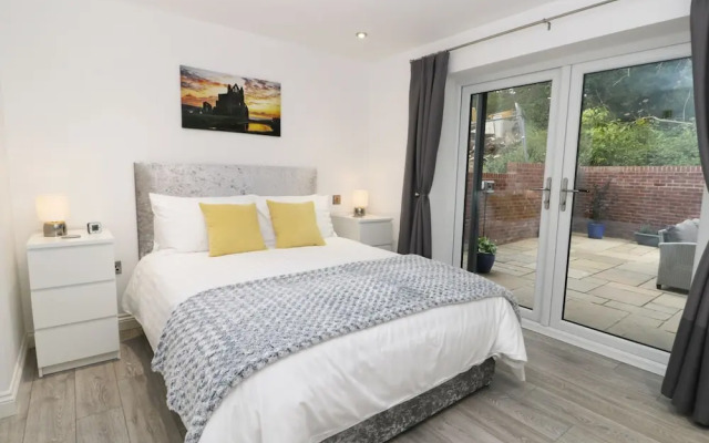 The Office Gardens, Apartment 1