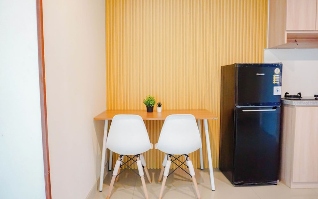 Homey White 2Br At Grand Kamala Lagoon Apartment