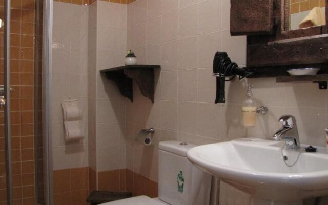 Hostal Huartearena