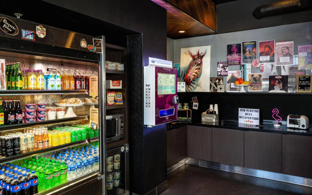 MOXY Minneapolis Uptown