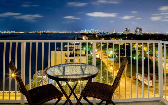 Mare Azur Miami Luxury Apartments by Grand Bay