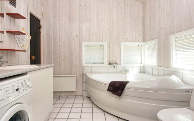 8 Person Holiday Home in Glesborg-by Traum
