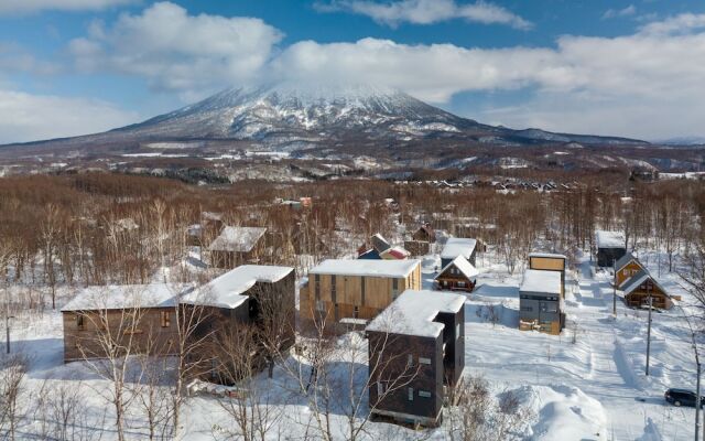 Off Piste Chalet by H2 Life