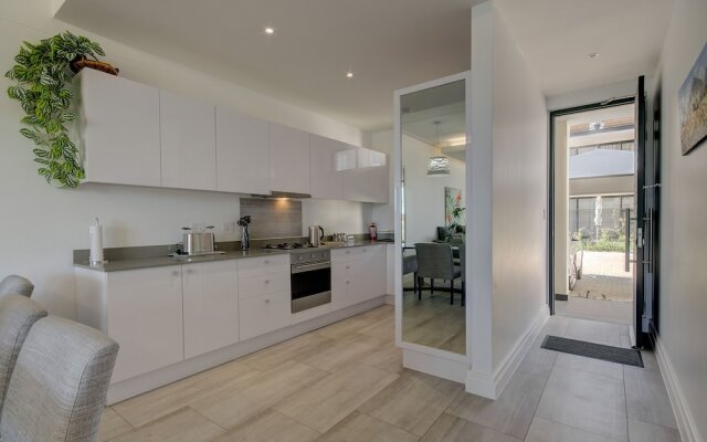 UniqueStay Paardevlei Square Apartment - Adults Only