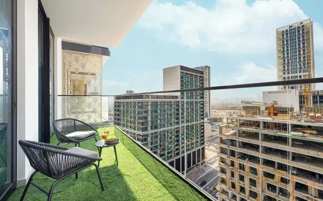 Binghatti Suites by Hostiva - City View