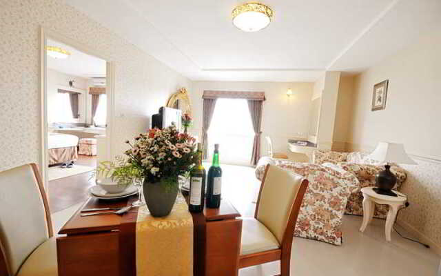 The Airport Greenery Hotel